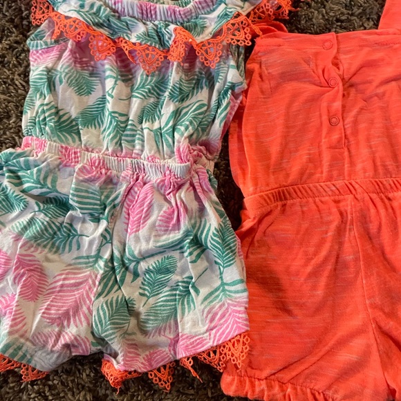 Summer fit 🏖 a set of two rompers - Picture 2 of 2